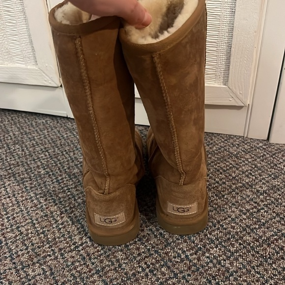 UGG  women’s chestnut sheepskin suede Classic tall winter boots size 7 - Picture 6 of 10